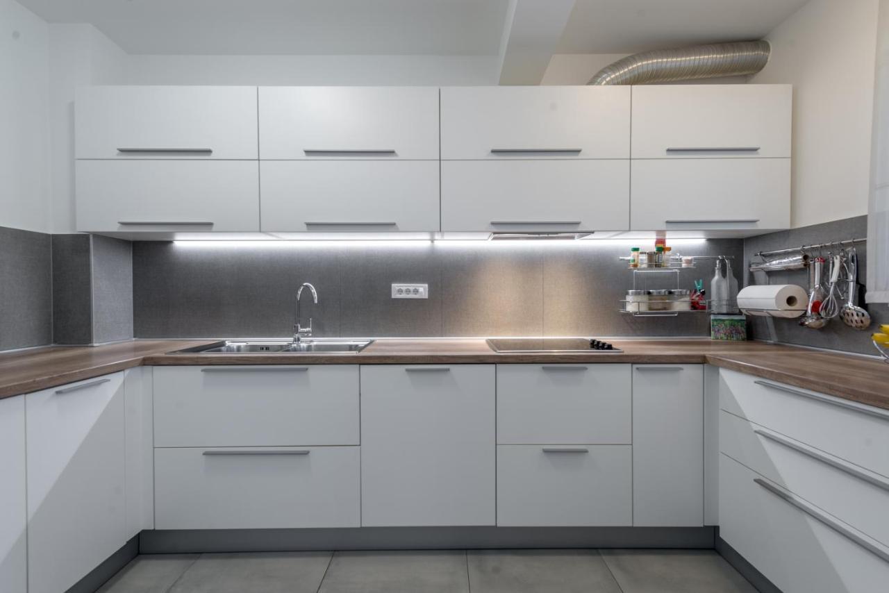 Chris'S Condo 2 Сплит Экстерьер фото