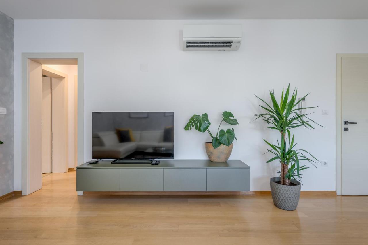 Chris'S Condo 2 Сплит Экстерьер фото