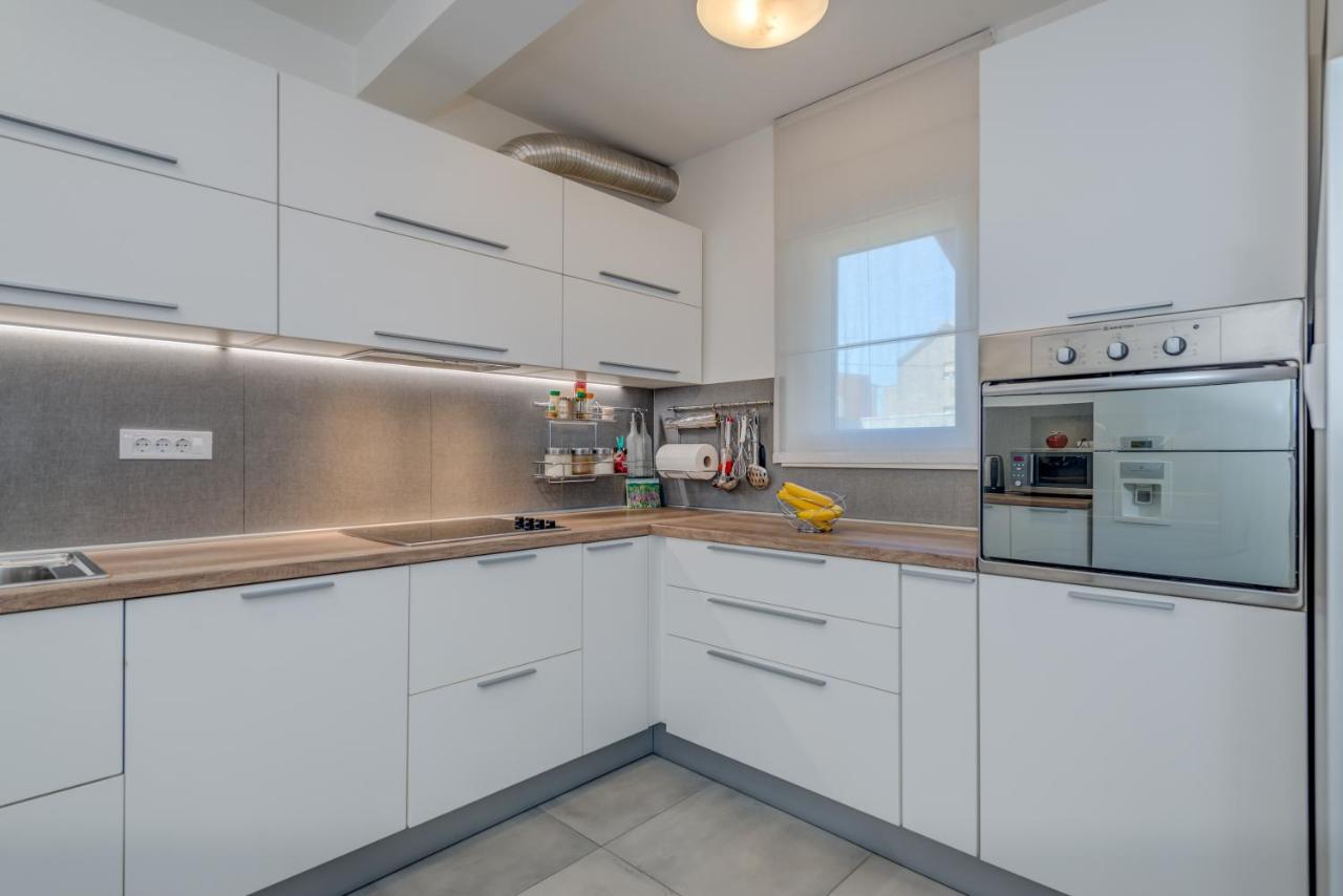 Chris'S Condo 2 Сплит Экстерьер фото
