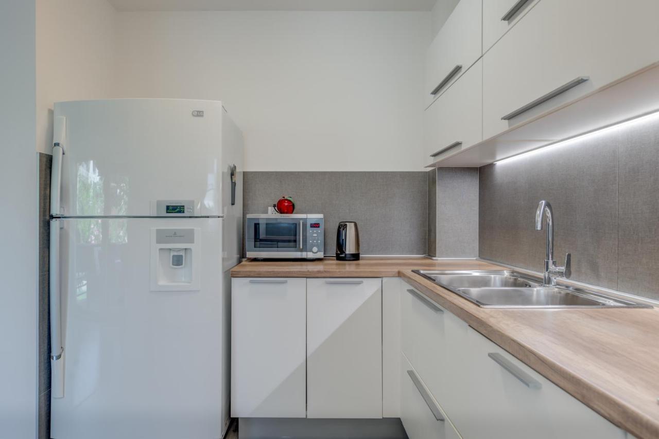 Chris'S Condo 2 Сплит Экстерьер фото